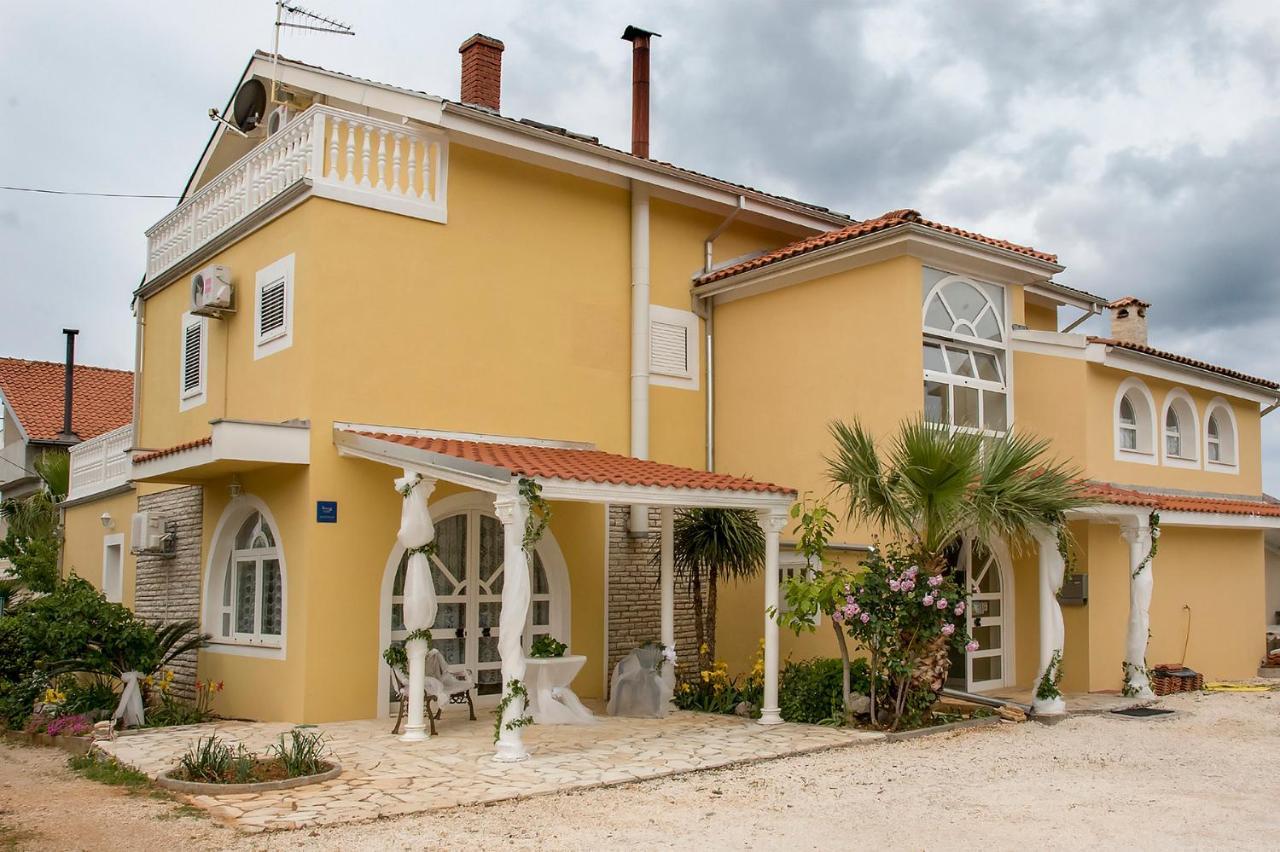 Apartments Villa Broca Brodarica  Esterno foto